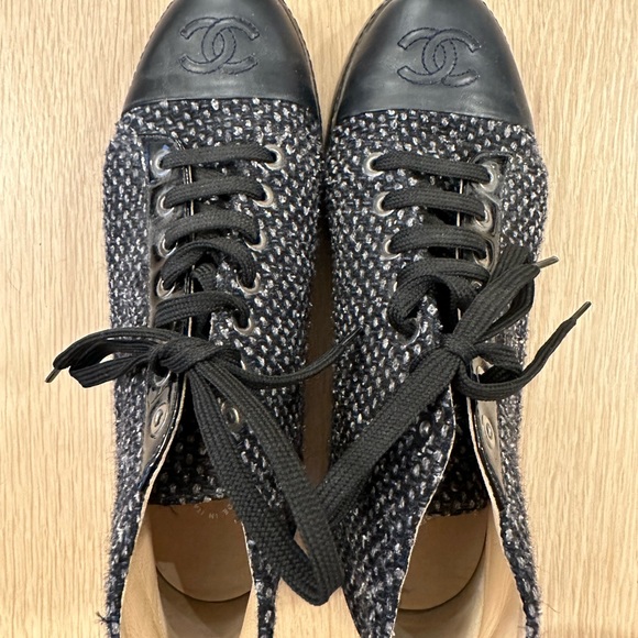 Chanel interlocking CC Logo Lace-Up ankle bootie - Picture 5 of 7